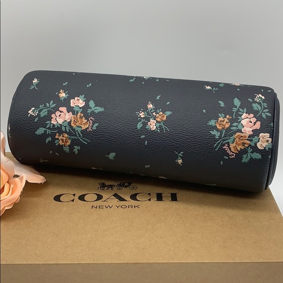 COACH MAKEUP BRUSH HOLDER WITH ROSE BOUQUET PRINT - Picture 8 of 12